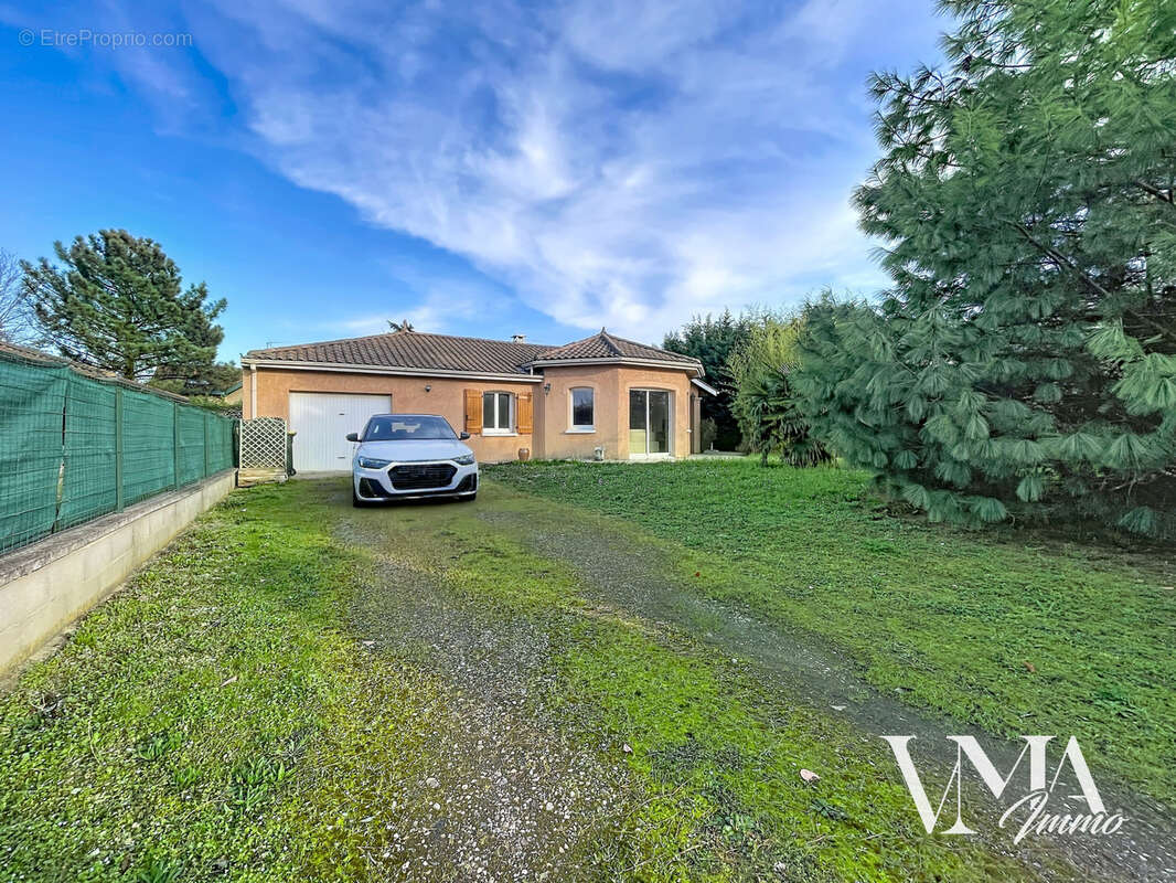 Maison à GREZIEU-LA-VARENNE