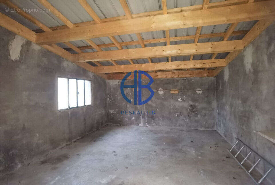 Terrain à SAINT-LAURENT-DU-PONT