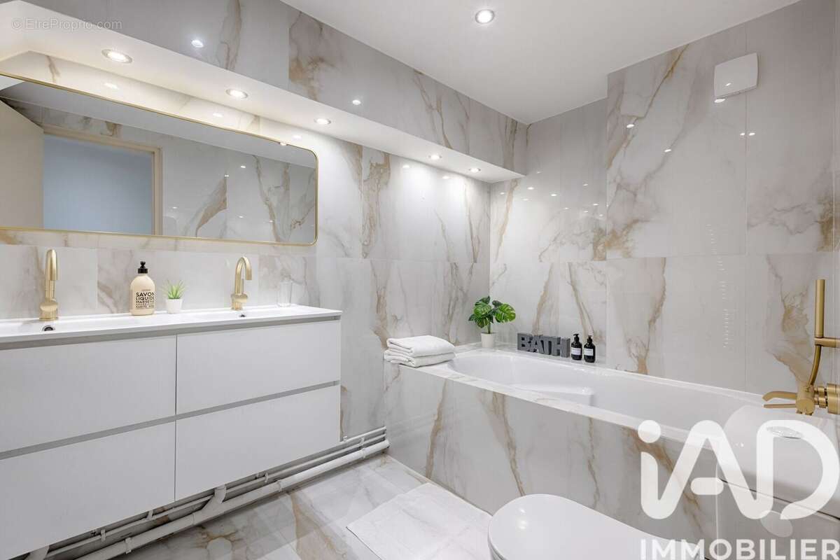 Photo 4 - Appartement à PARIS-16E