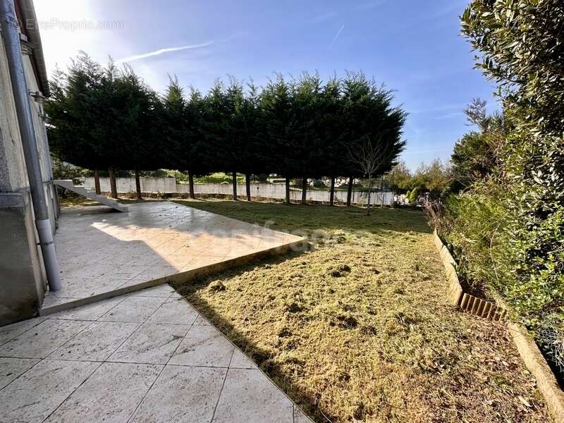 Maison à FEUCHEROLLES