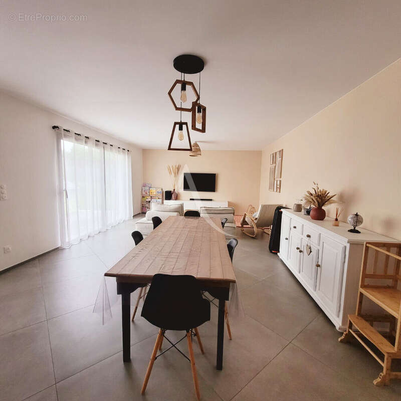 Maison à LA BOISSIERE-DES-LANDES