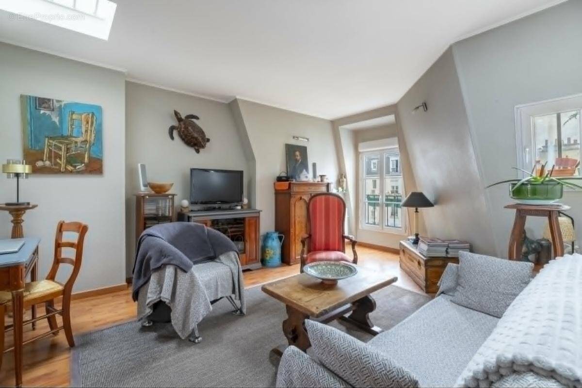 Appartement à PARIS-18E