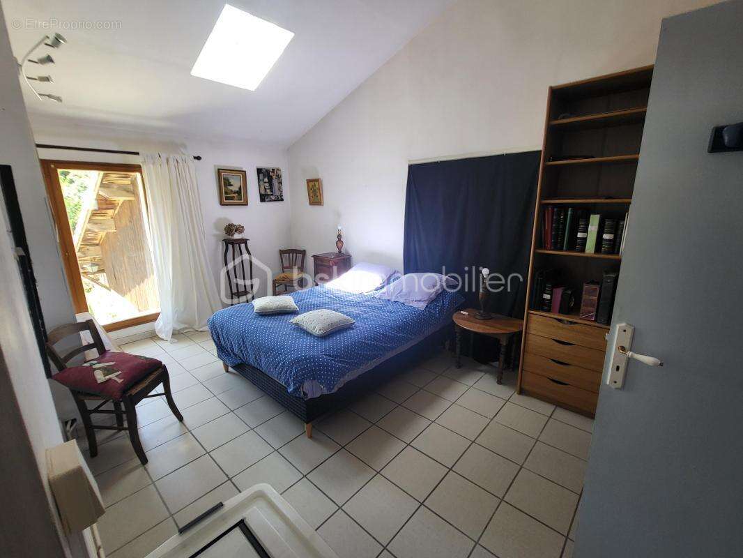 Maison T8 197 m2 terrain 1 ah - photo 8
