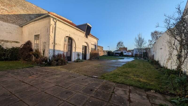 Appartement à AIRE-SUR-LA-LYS
