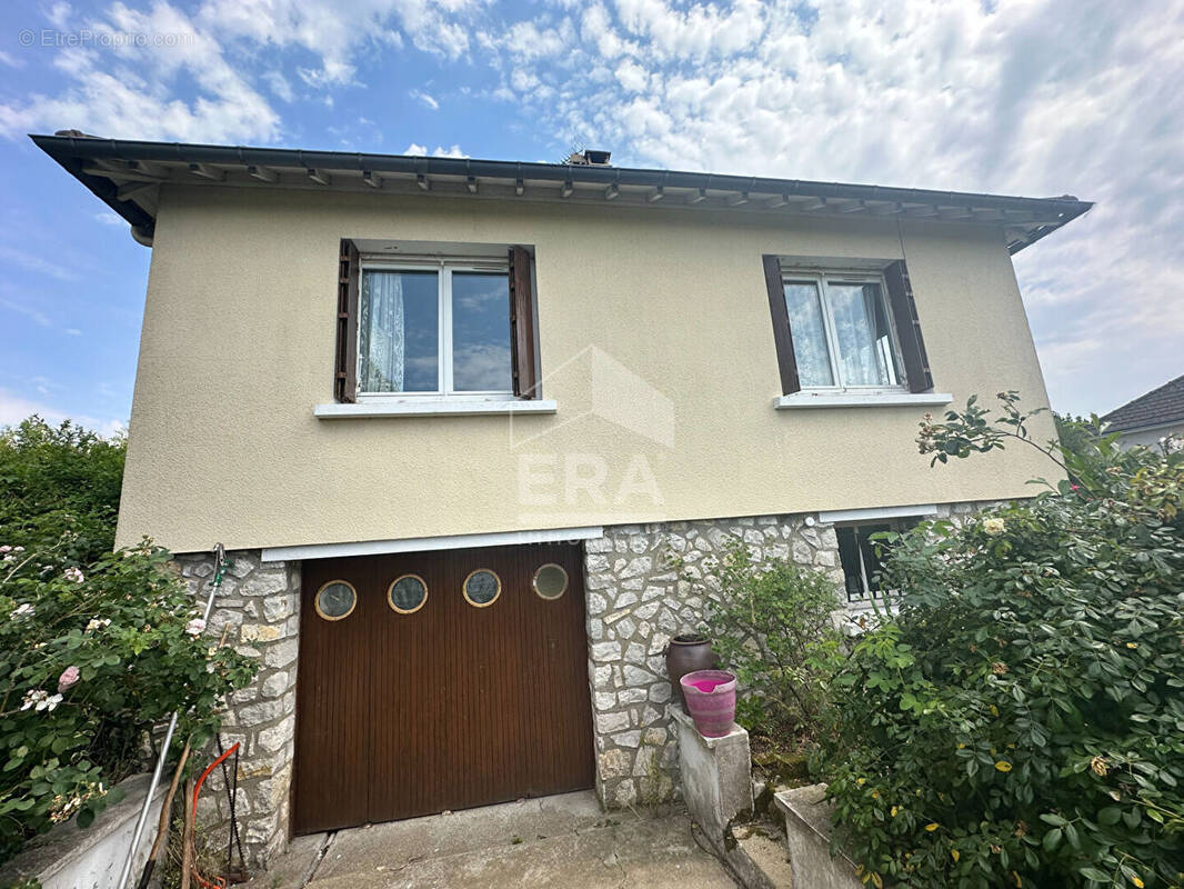 Maison à CONDE-SUR-HUISNE