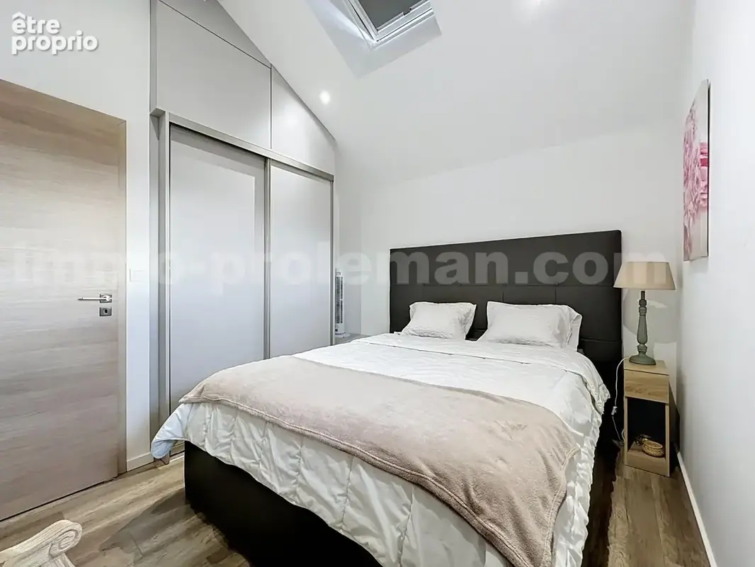 Appartement_T3_Messery_Duplex_belle_superficie_proximitée_frontière_Suisse_Frontaliers_Salon_Séjour_cuisine