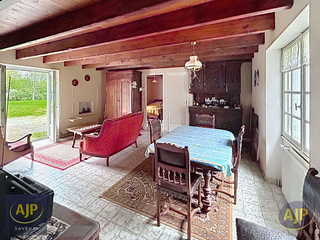 Maison à LA CHAPELLE-LAUNAY