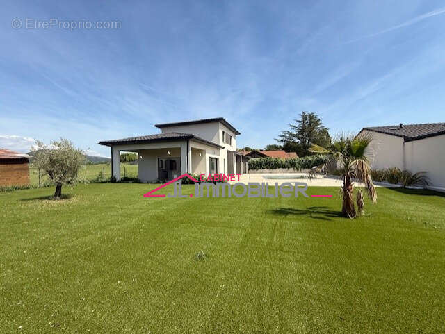 Maison à CHARMES-SUR-RHONE