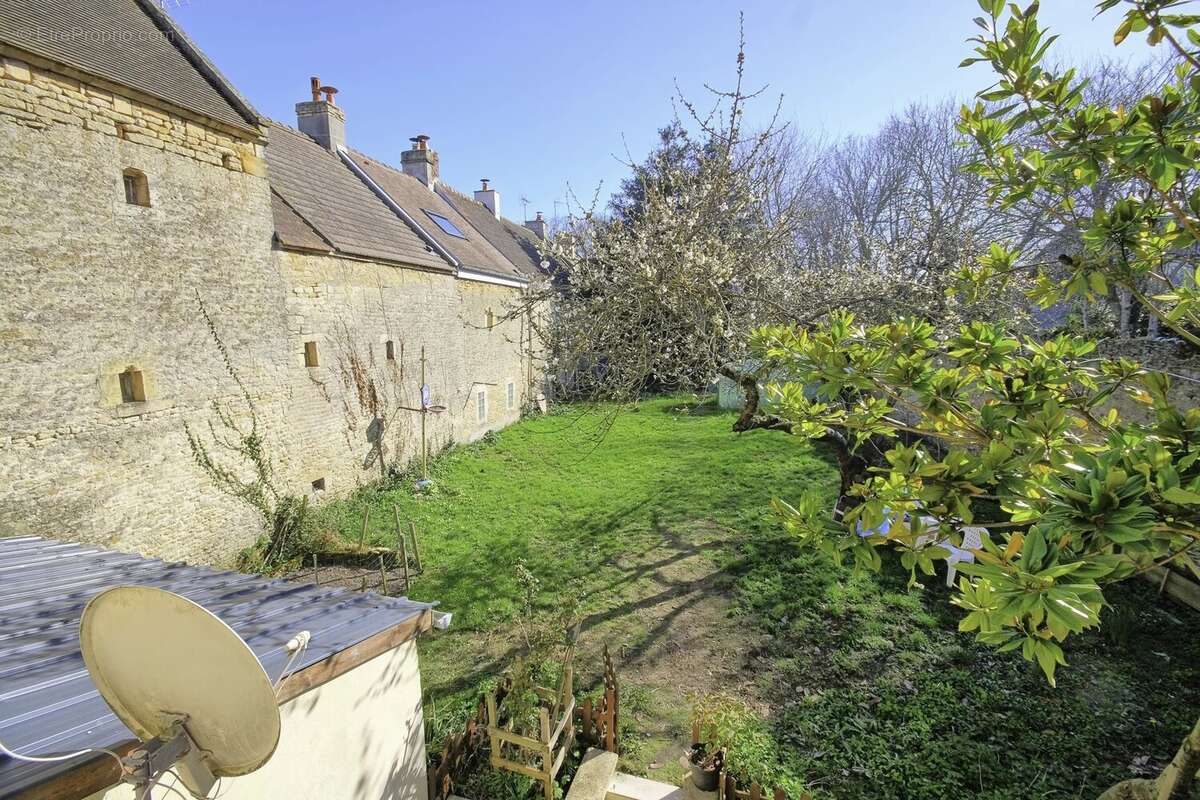 Maison à SAINT-AUBIN-SUR-MER