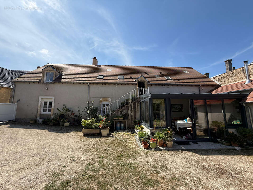 Maison à OUROUER-LES-BOURDELINS