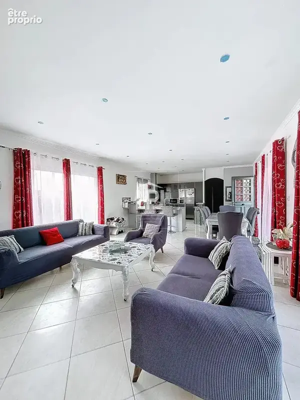 Jolie maison 6 pièces de 121 m² avec garage, sur une parcelle de 596 m² dans un secteur résidentiel et bucolique de Villeneuve T - photo 3