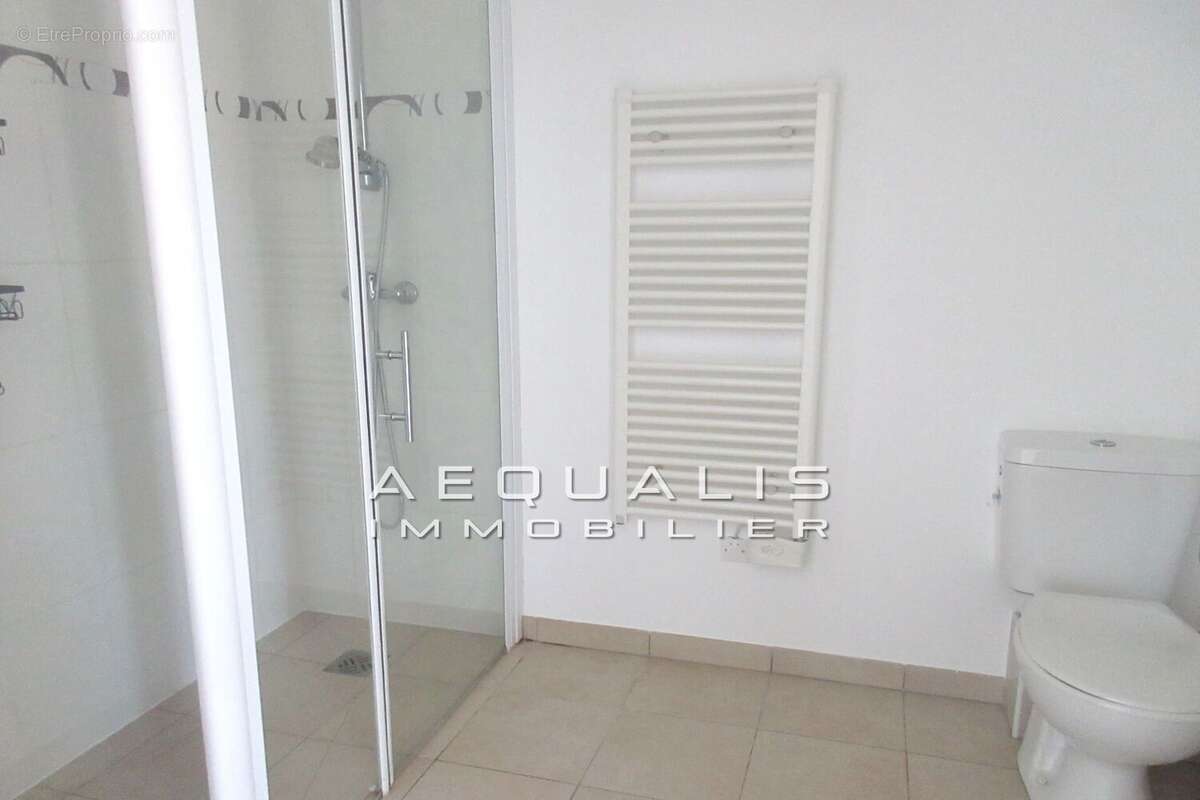 Appartement à SAINT-LAURENT-DU-VAR