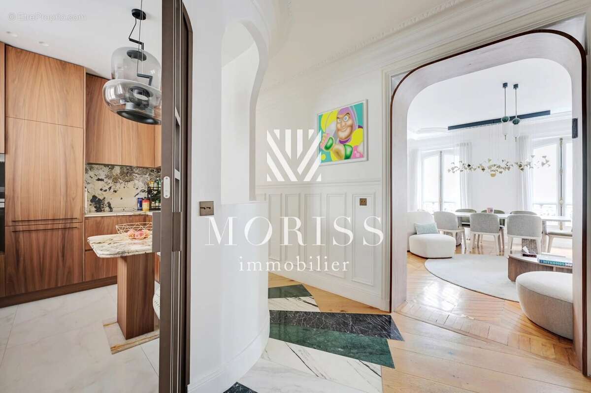 Appartement à PARIS-16E