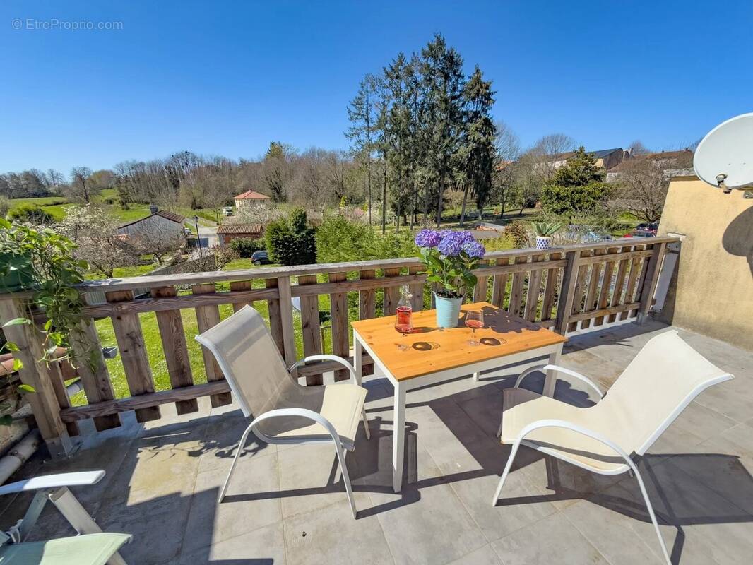 Maison à SAINT-SAUD-LACOUSSIERE