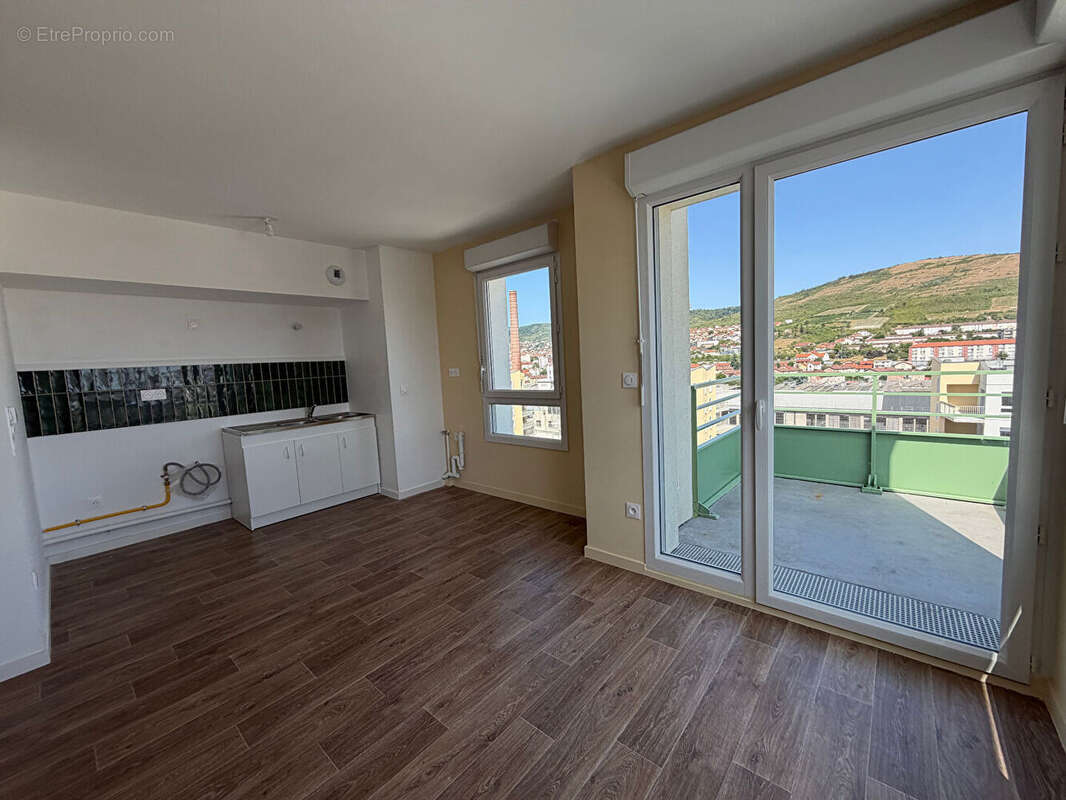 Clermont Ferrand secteur République - Appartement 2 pièces de 48 m² avec balcon - photo 2