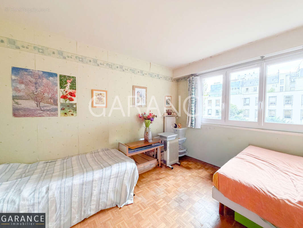 Appartement à PARIS-14E