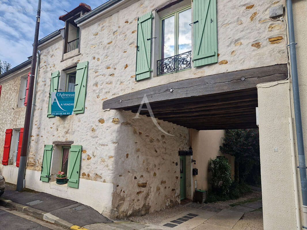 Maison à BUSSY-SAINT-GEORGES