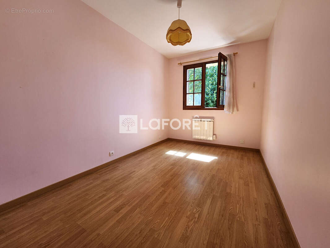 Maison familiale 6 chambres 160 m2 avec jardin - Thuit Anger - photo 8