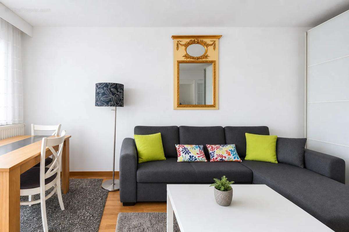 Appartement à COURBEVOIE