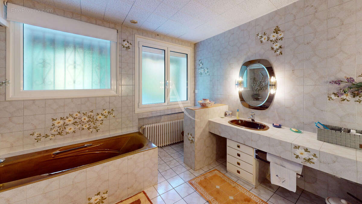 Maison à CROUTELLE