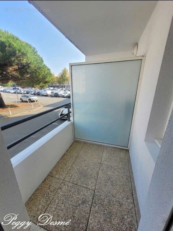 Appartement à vendre T1 BIS LA ROCHELLE (17) - Balcon - Local à vélos - photo 3