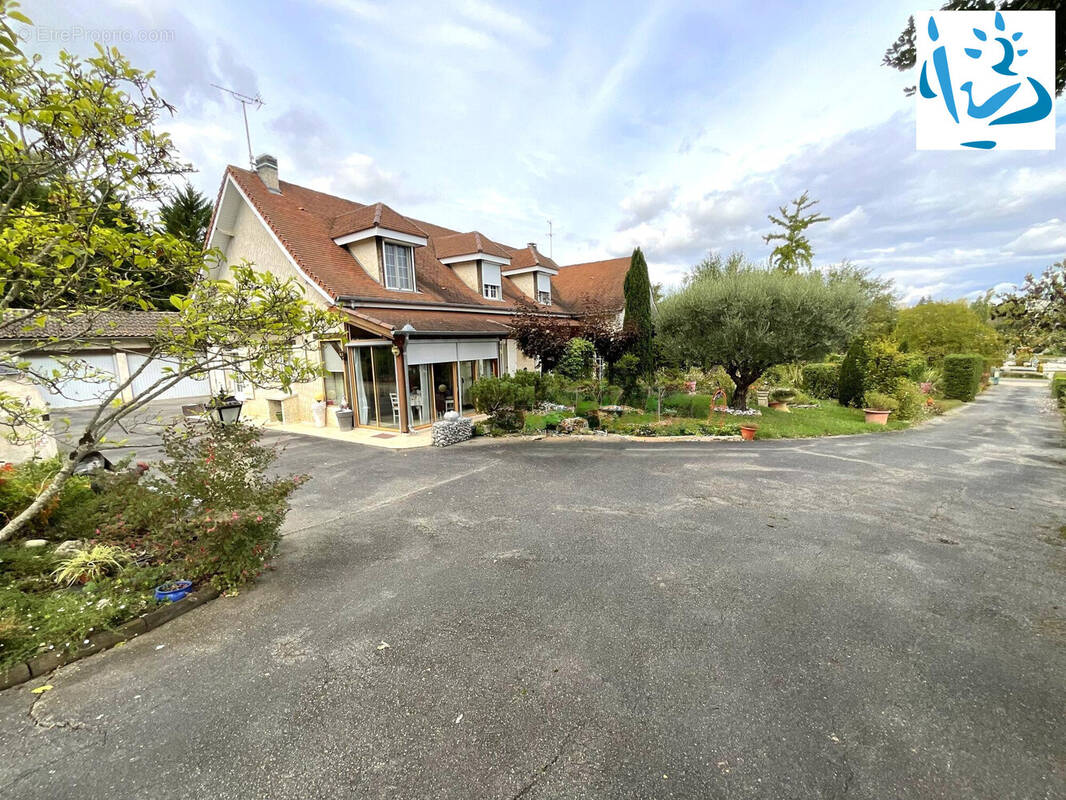 Maison à BEAUMONT-DE-LOMAGNE