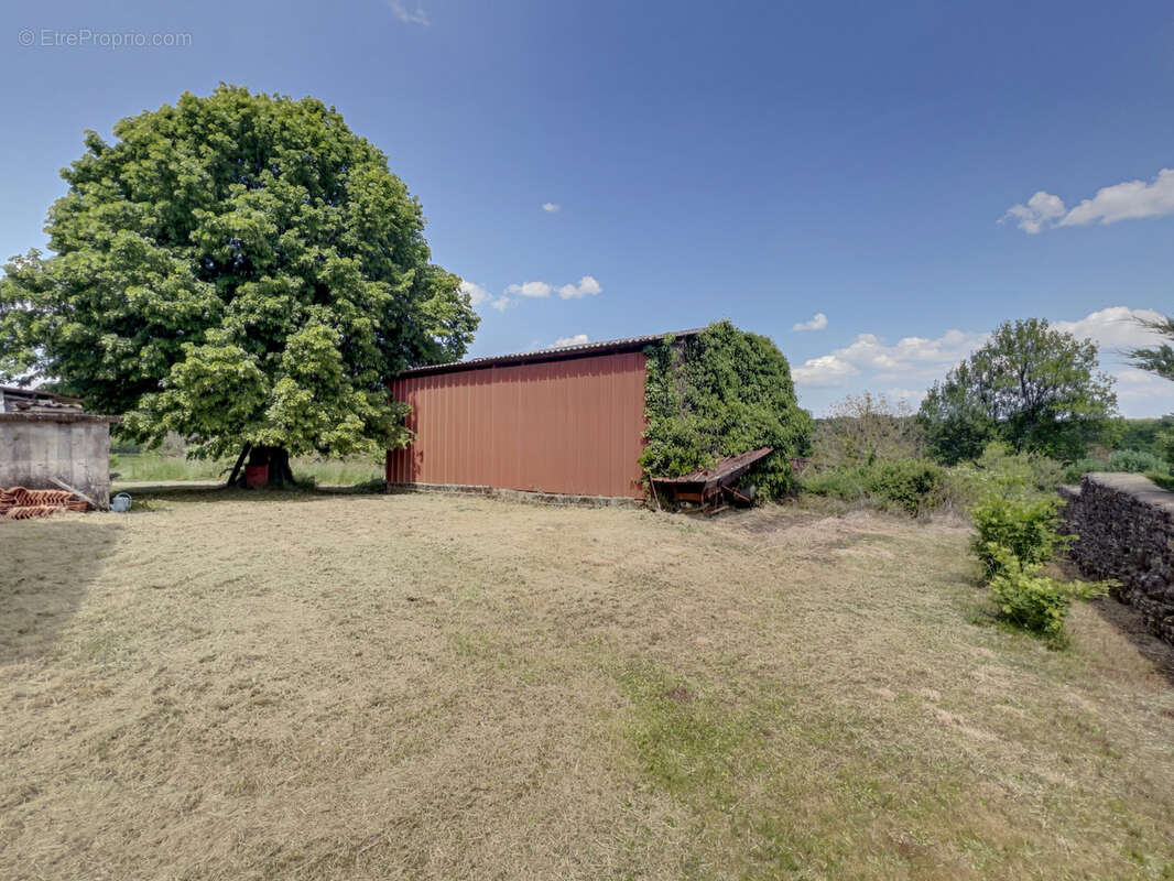 Maison à SALIGNAC-EYVIGUES