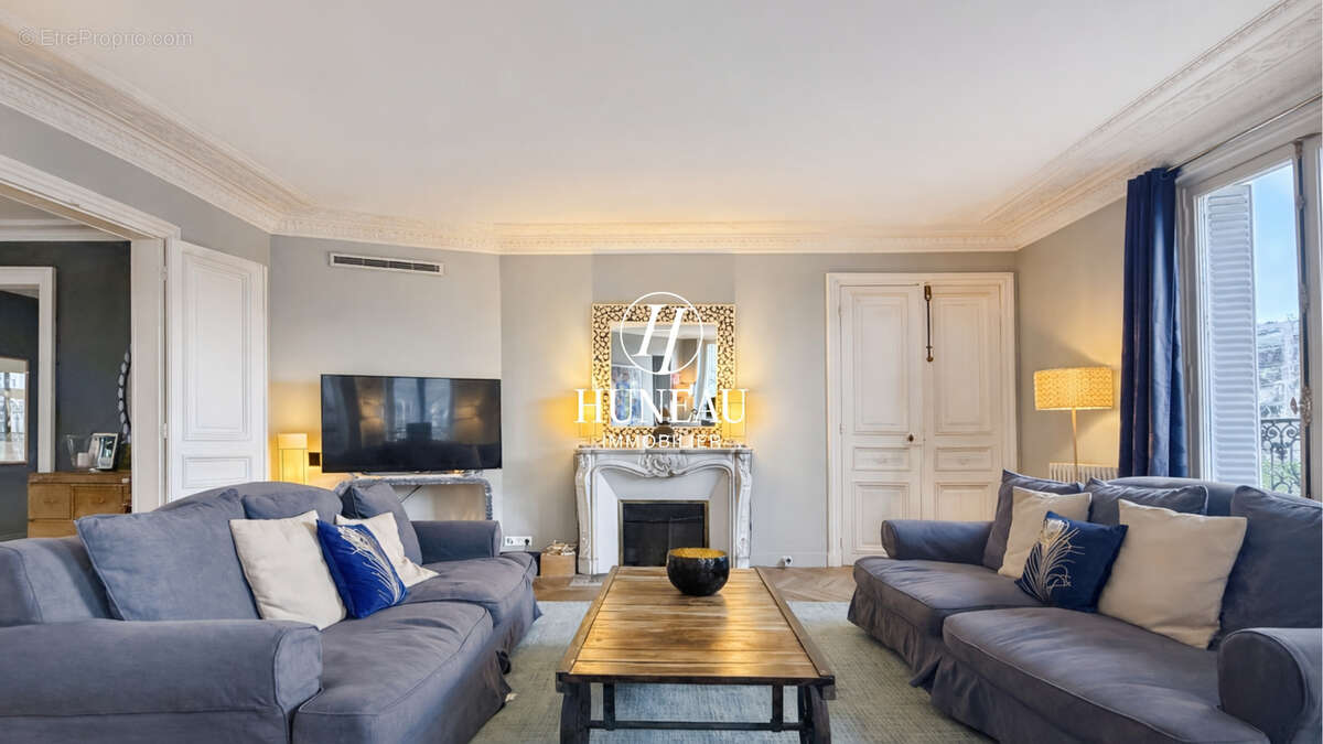 Appartement à PARIS-17E