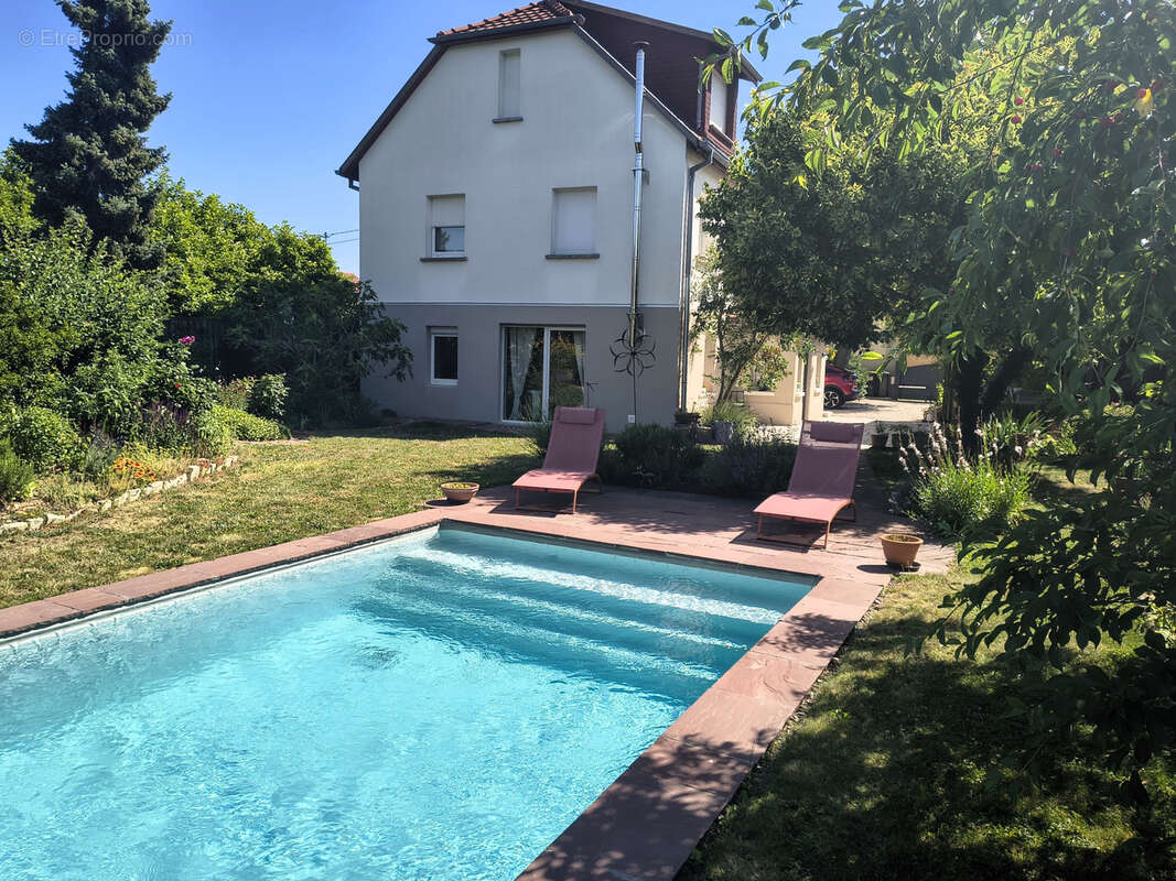 Maison familiale 7 pièces avec piscine à Pfastatt - photo 13