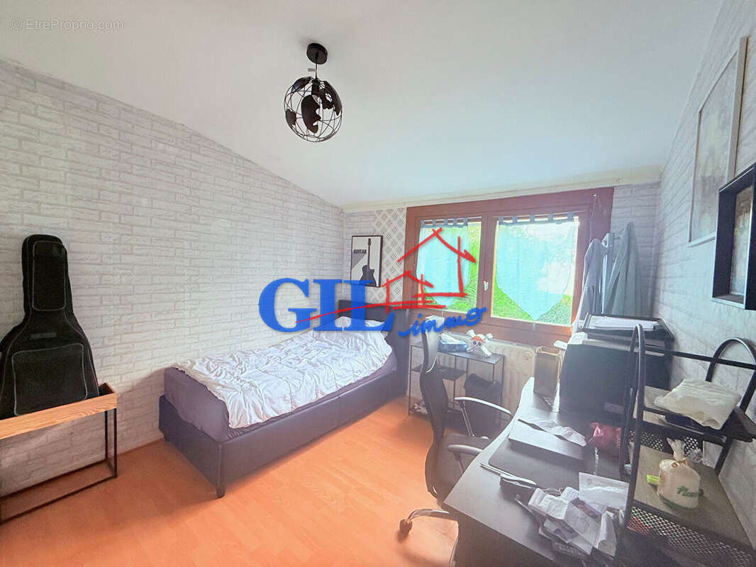 Maison à SAVIGNY-LE-TEMPLE