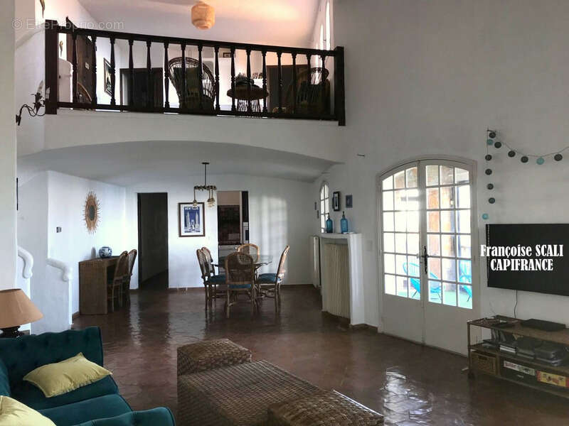 Maison à LES ISSAMBRES