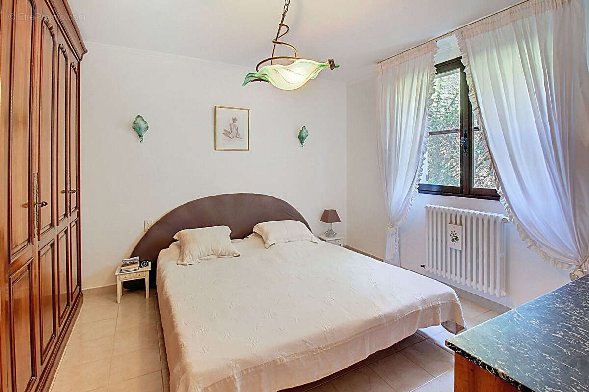 A VENDRE Maison Draguignan 6 pièces 192 m² - photo 14
