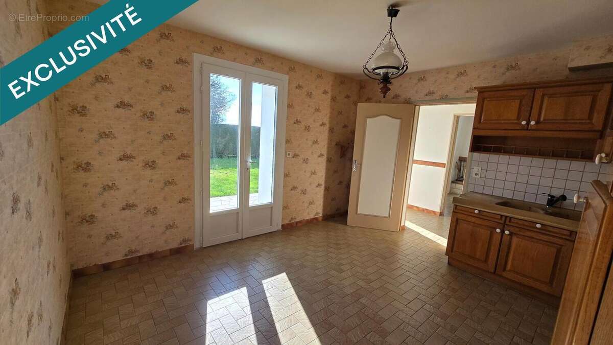 Maison 110 m² à Leignes-Sur-Fontaine  - photo 8