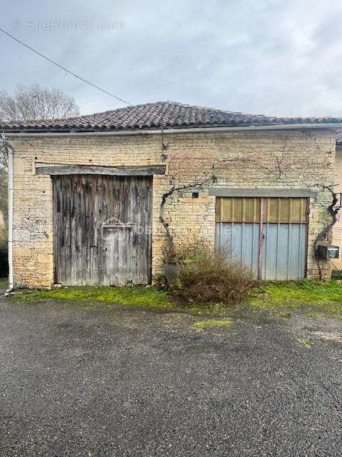 Maison à AUNAC