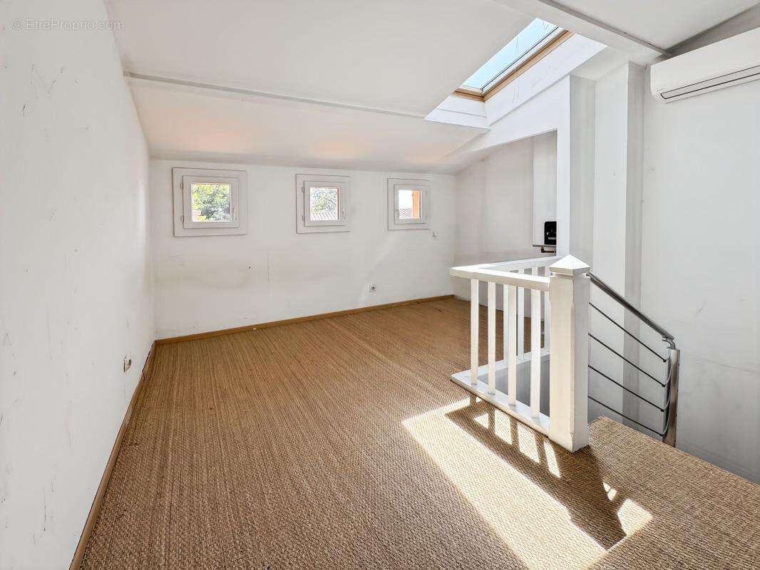A vendre - maison de village - charme - terrasse - photo 8