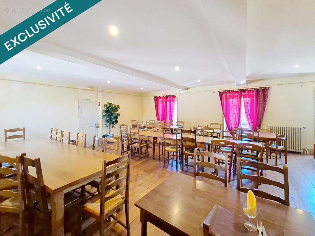 Commerce 256 m² à Vaugneray  - photo 5