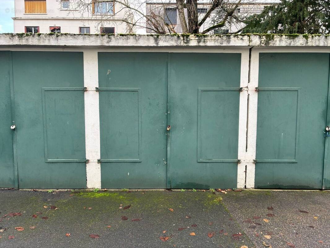 Parking à ISSY-LES-MOULINEAUX