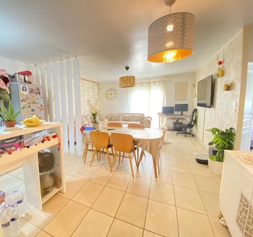 Appartement à COURNONTERRAL