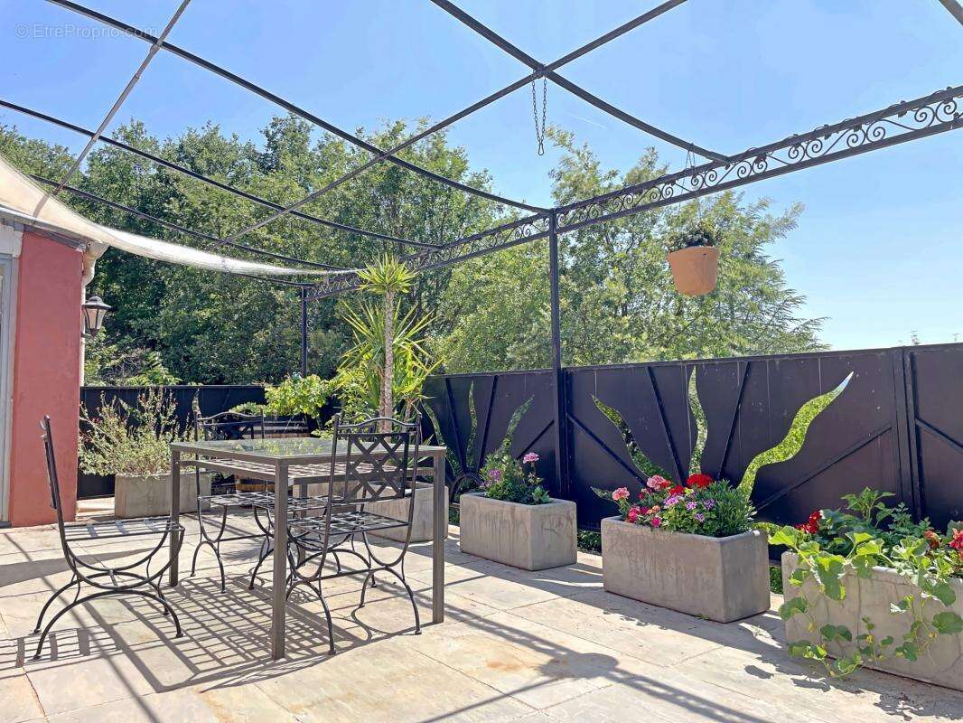 Maison à GINASSERVIS