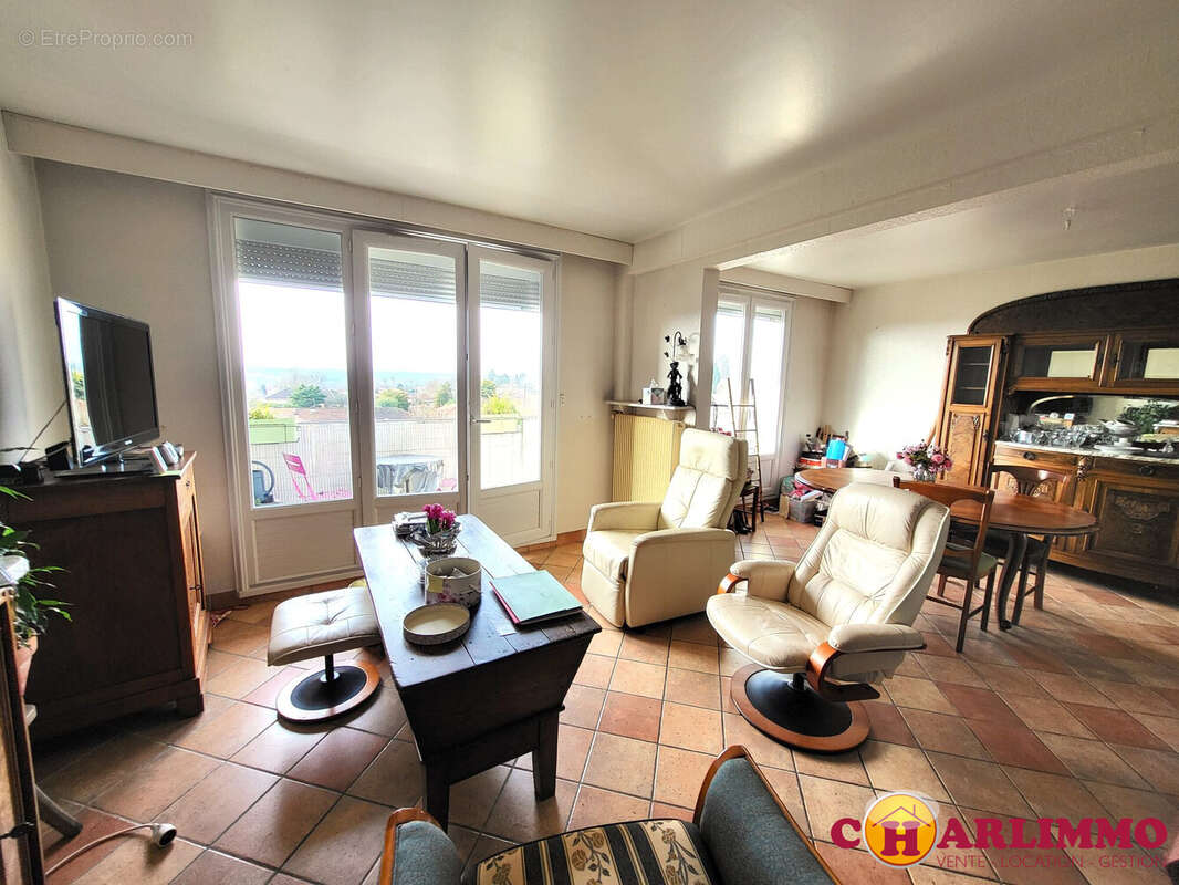 Appartement à SAINT-JUNIEN
