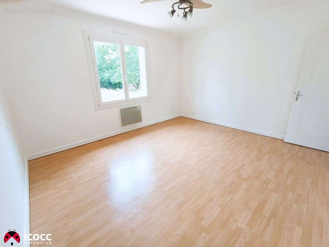 Maison 85 m² à Saint-Etienne-De-Brillouet  - photo 9