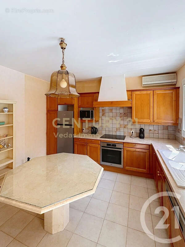 Maison 188 m² à Saint-Jean-De-Vedas  - photo 18