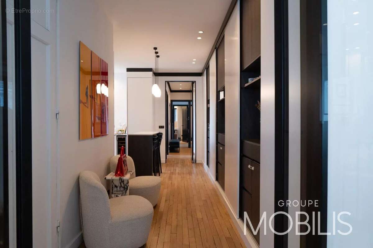 Appartement à PARIS-17E