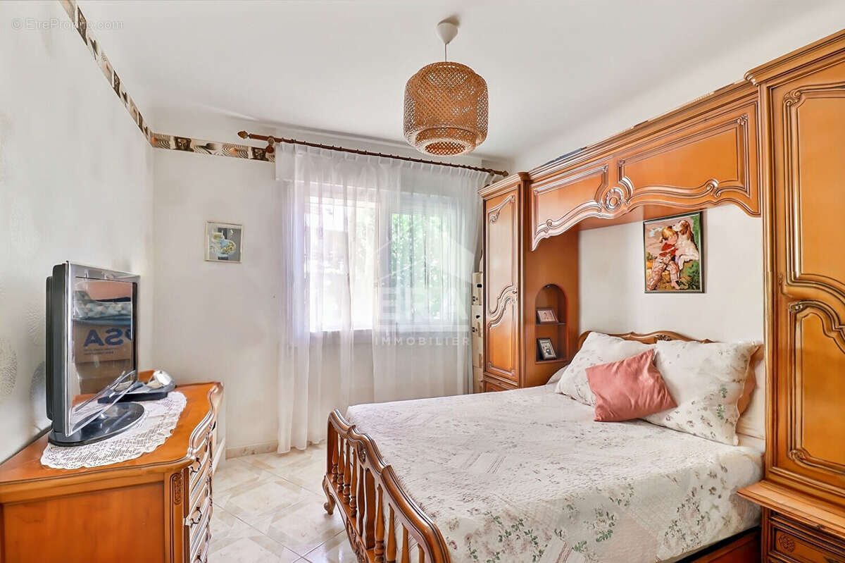 Appartement à MARSEILLE-5E