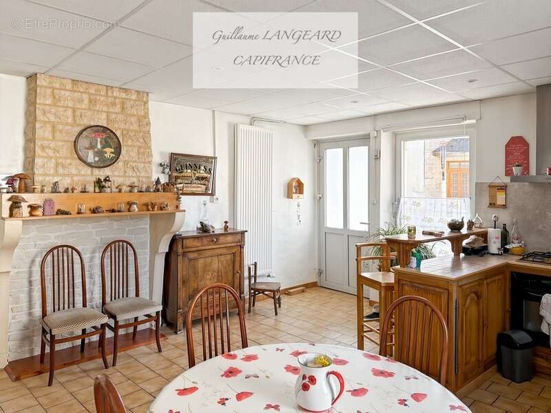 Martignat (01100) - Maison de village en pierres 92 m2, avec dépendances et fort potentiel d'agrandissement - photo 5