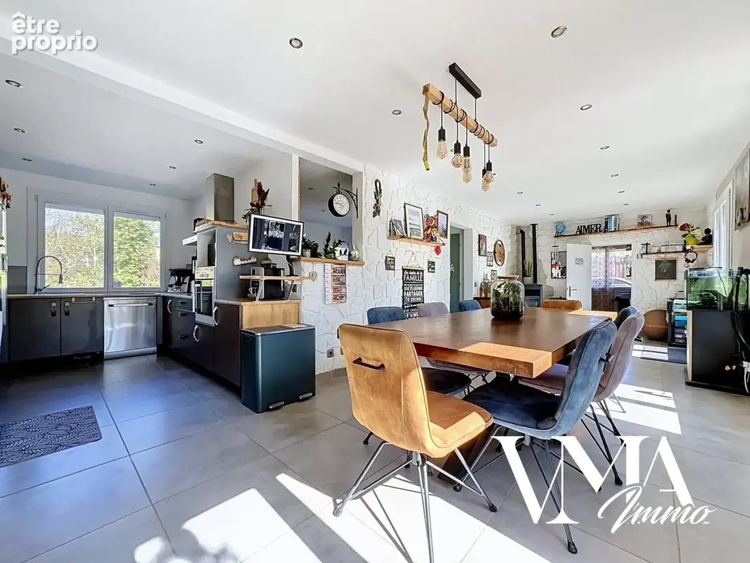 Val d'Oingt / Maison de 120m2 sur une parcelle de terrain de 920m2. - photo 5