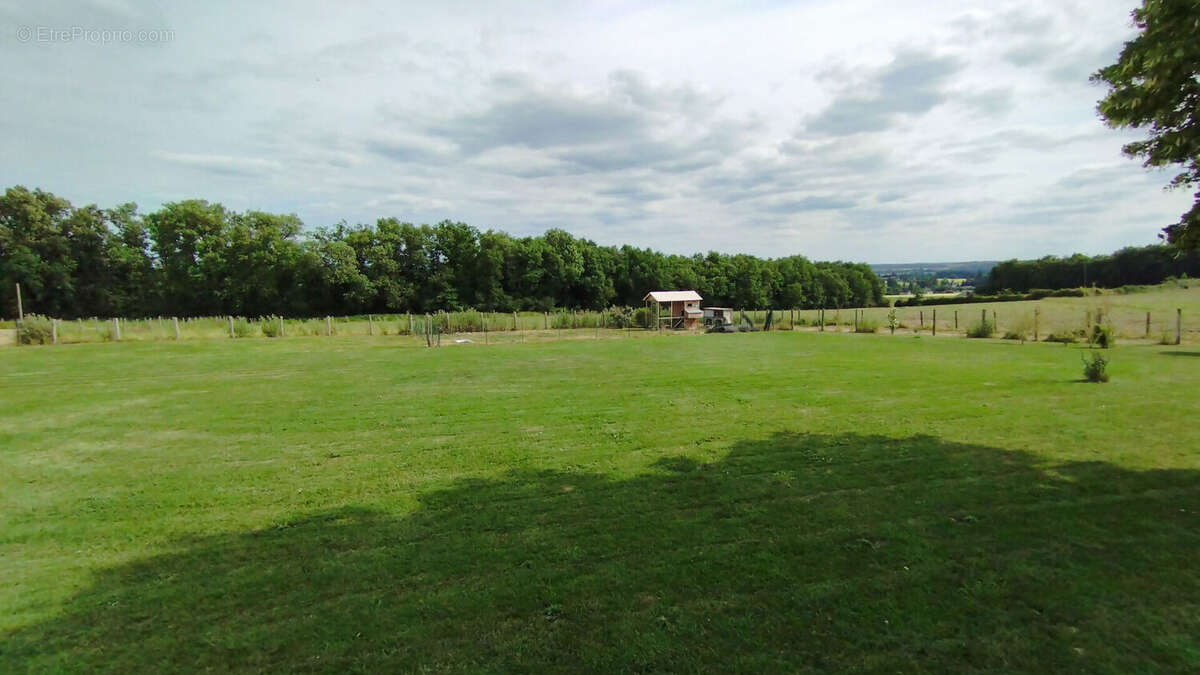 Maison à YZEURES-SUR-CREUSE