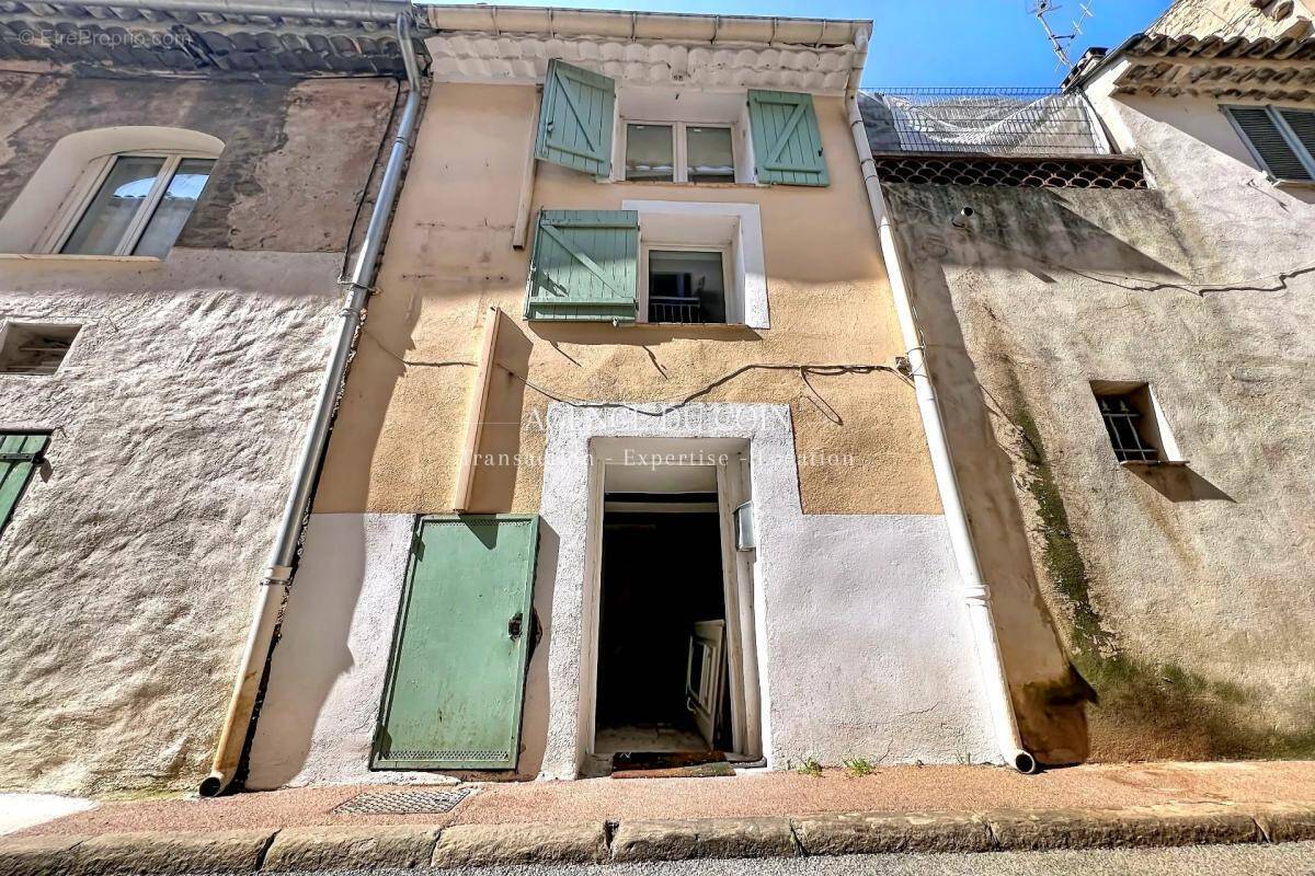Maison à LE MUY