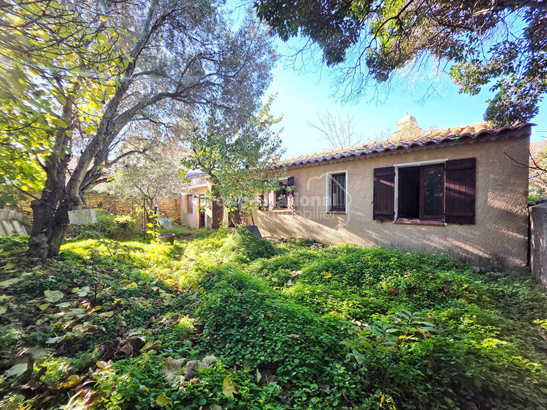 Maison à SAINT-CHAMAS