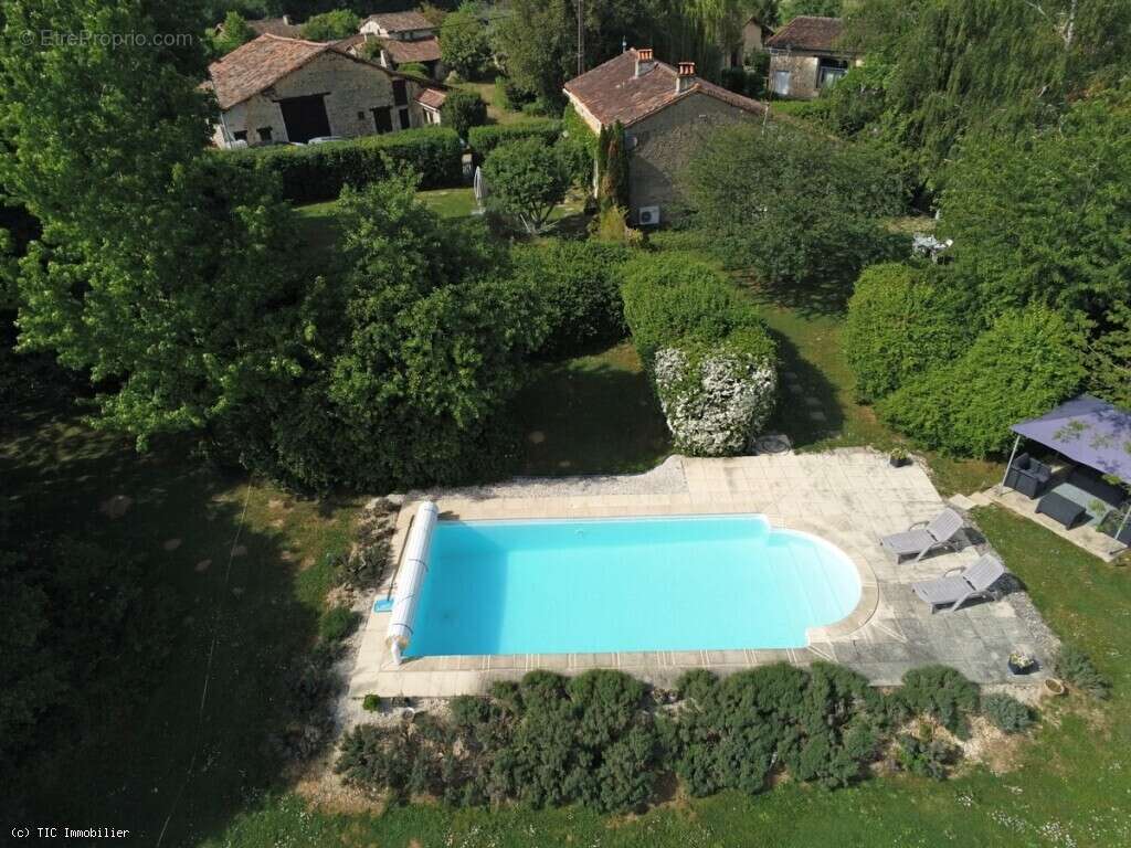 Maison à NANTEUIL-EN-VALLEE
